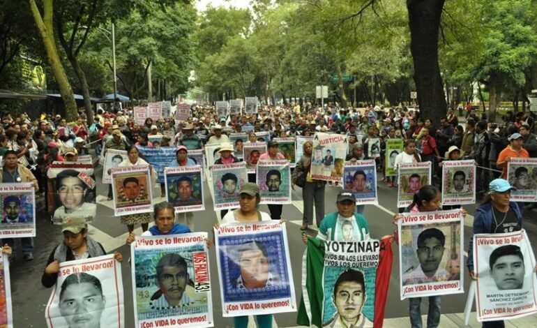 Sheinbaum abre diálogo con familiares de los 43 de Ayotzinapa y propone nueva línea de investigación