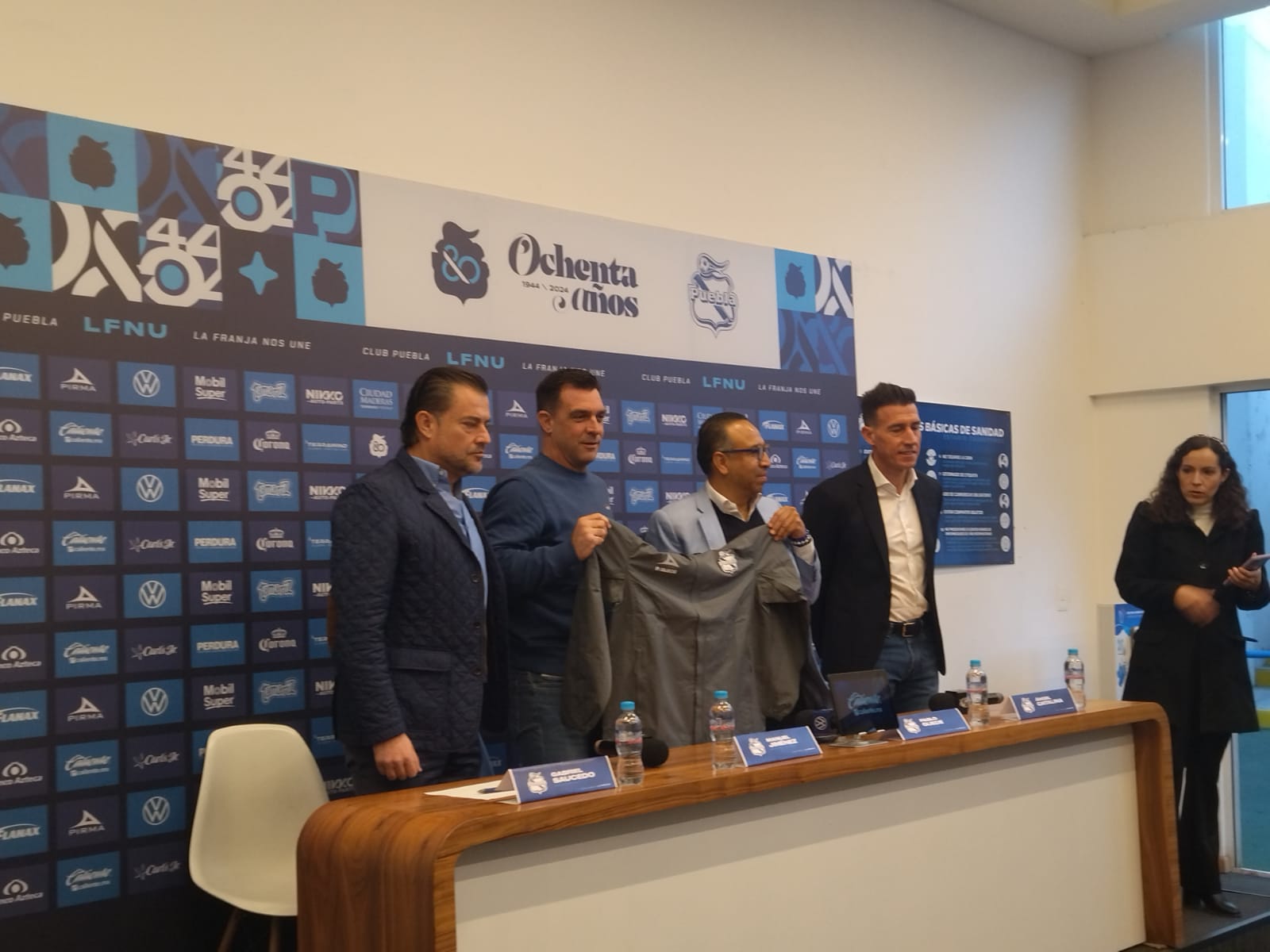 Presenta Club Puebla a Pablo Guede como su nuevo DT para la siguiente temporada