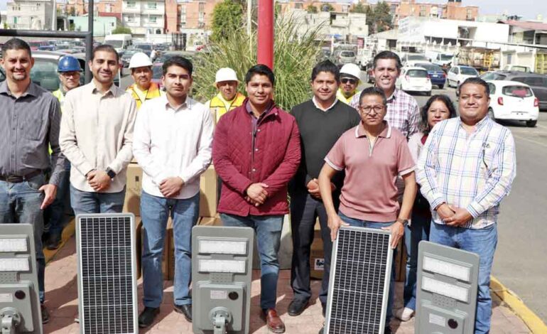 Arranca Omar Muñoz programa de luminarias solares en Cuautlancingo