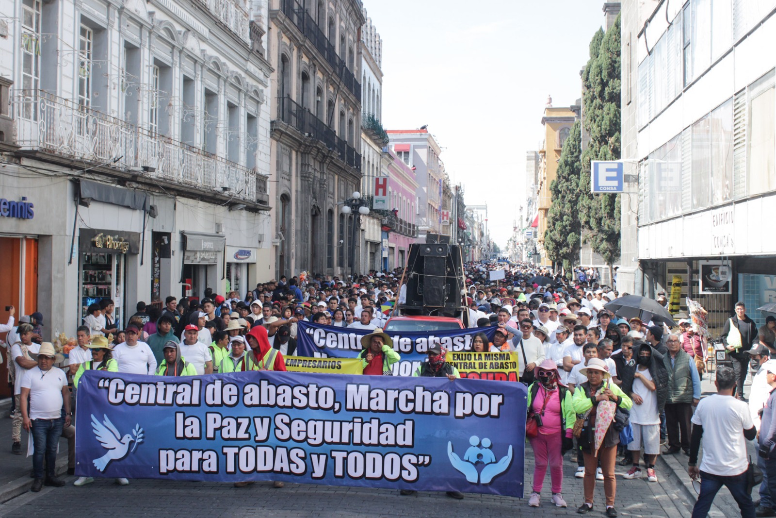 Trabajadores de la Central de Abasto se manifestaron para exigir justicia y seguridad