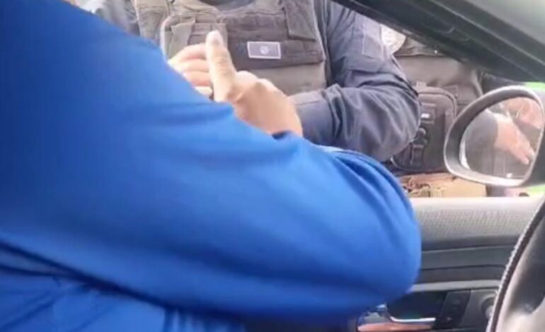 Denuncian a policía municipal que detuvo sin pruebas a ciudadano en Puebla
