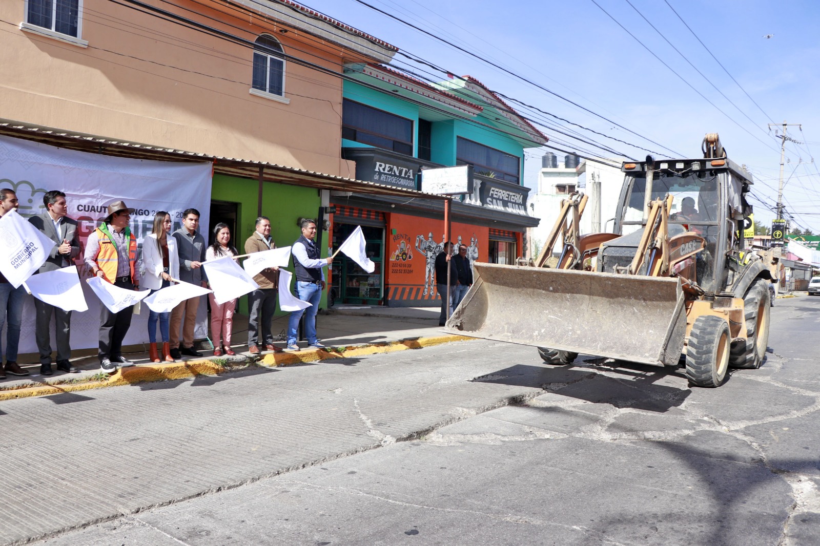 Inicia Omar Muñoz la rehabilitación de la avenida México-Puebla