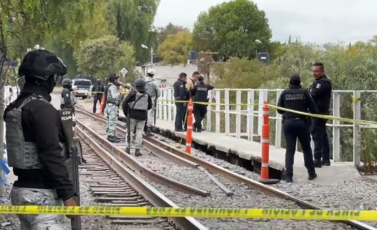 Encuentran un cadáver a un costado del río Atoyac