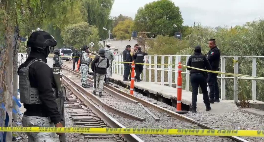 Encuentran un cadáver a un costado del río Atoyac