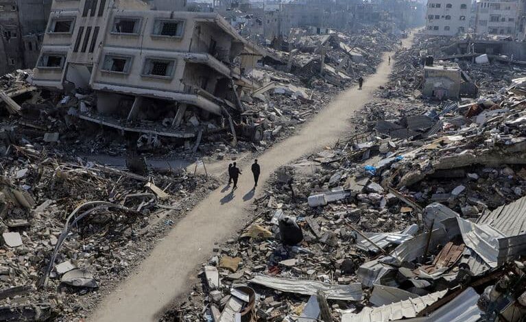 Desplazados de Gaza enfrentan la devastación al regresar a sus hogares tras la tregua