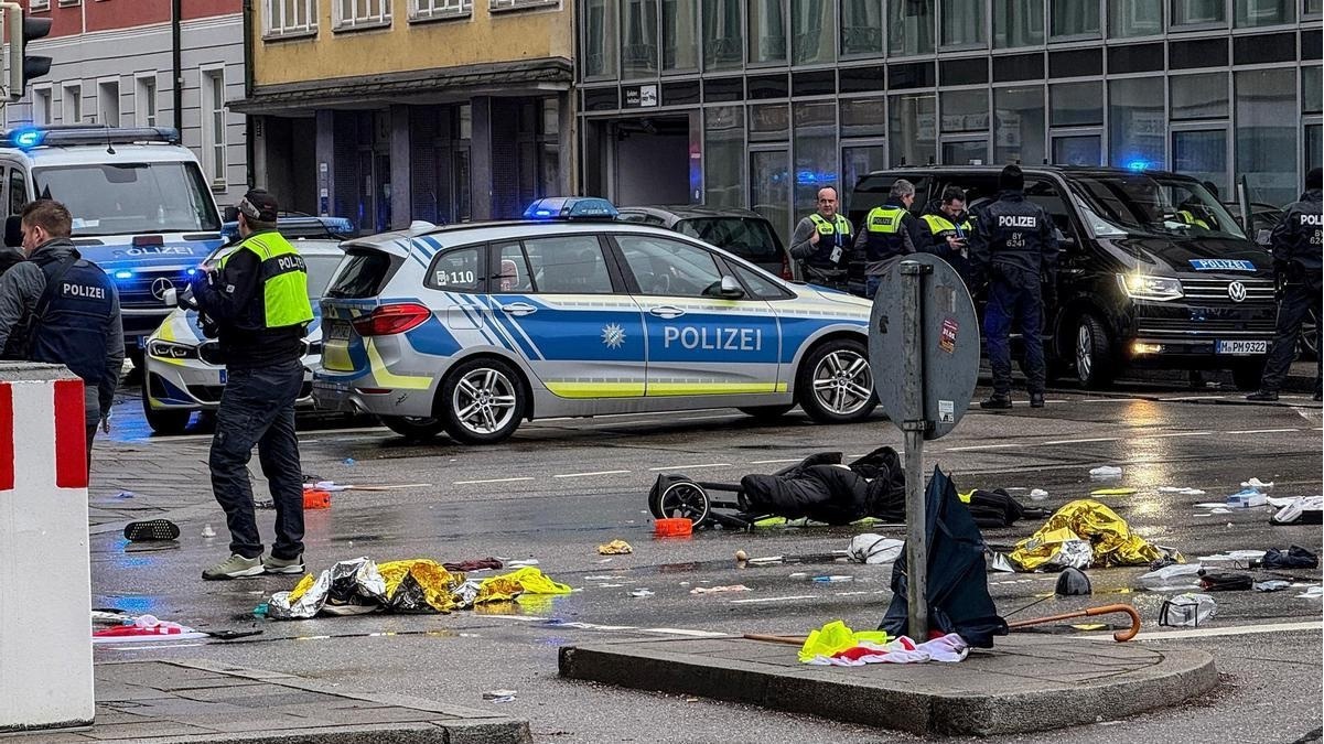 Arrolla a multitud y lesiona a 30 en Alemania