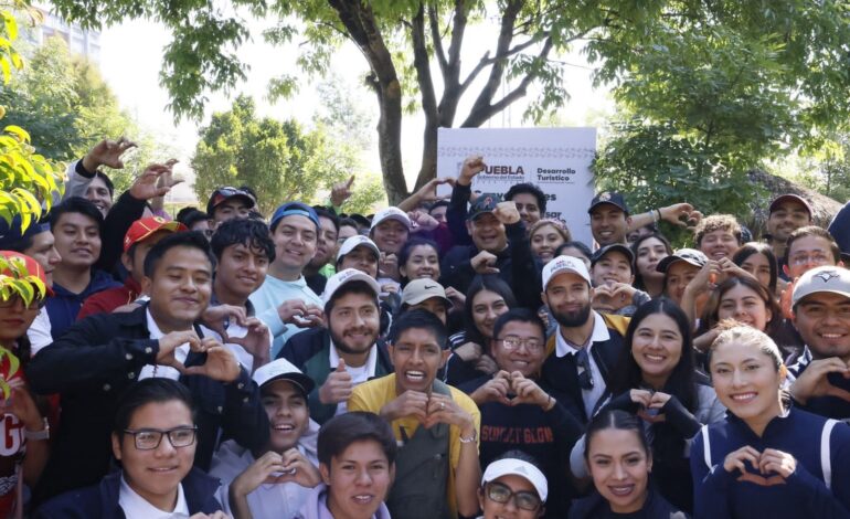 El gobernador Armenta convive con jóvenes y comparte proyectos de desarrollo