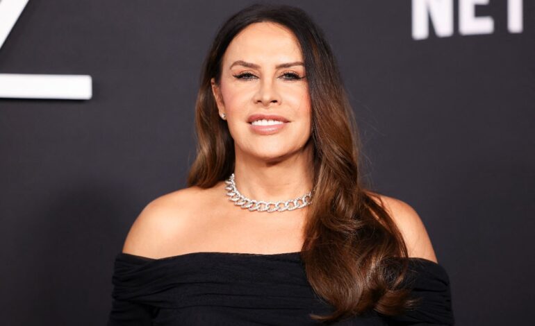 Karla Sofía Gascón sí asistirá a los Premios Oscar, Netflix pagará los gastos