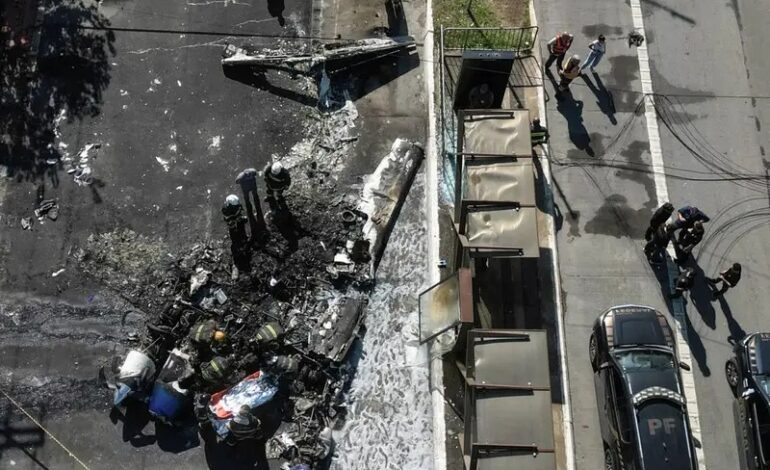 Tragedia en São Paulo: Avioneta se estrella en una avenida causando muertes y heridos
