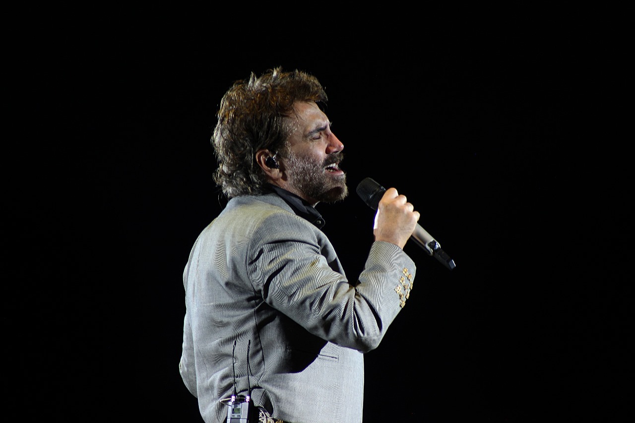 Alejandro Fernández conquista al público poblano con su gira “De Rey a Rey”