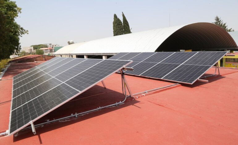 Palabra cumplida: Se instala la primera Escuela Solar 2025