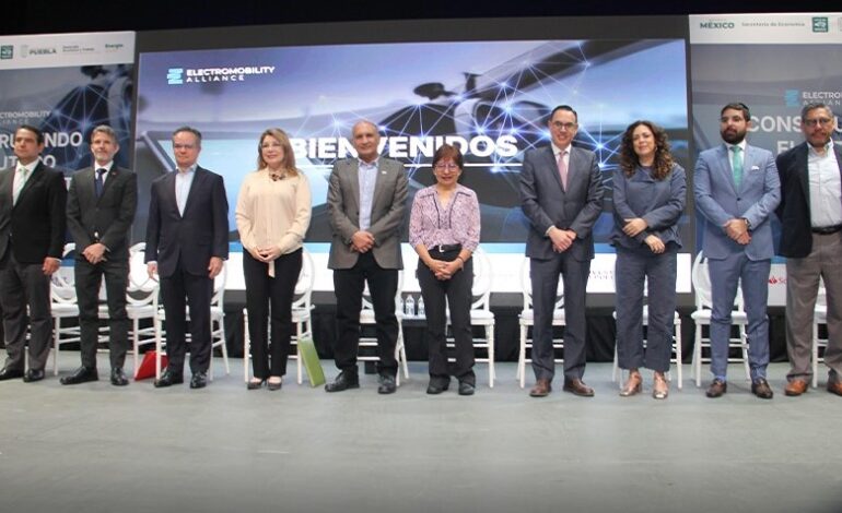 Revisan el futuro de la electromovilidad en el transporte de Puebla