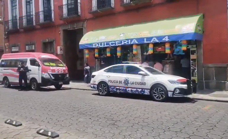 Muere hombre de un infarto dentro de una unidad de la Ruta 25 en el Centro Histórico