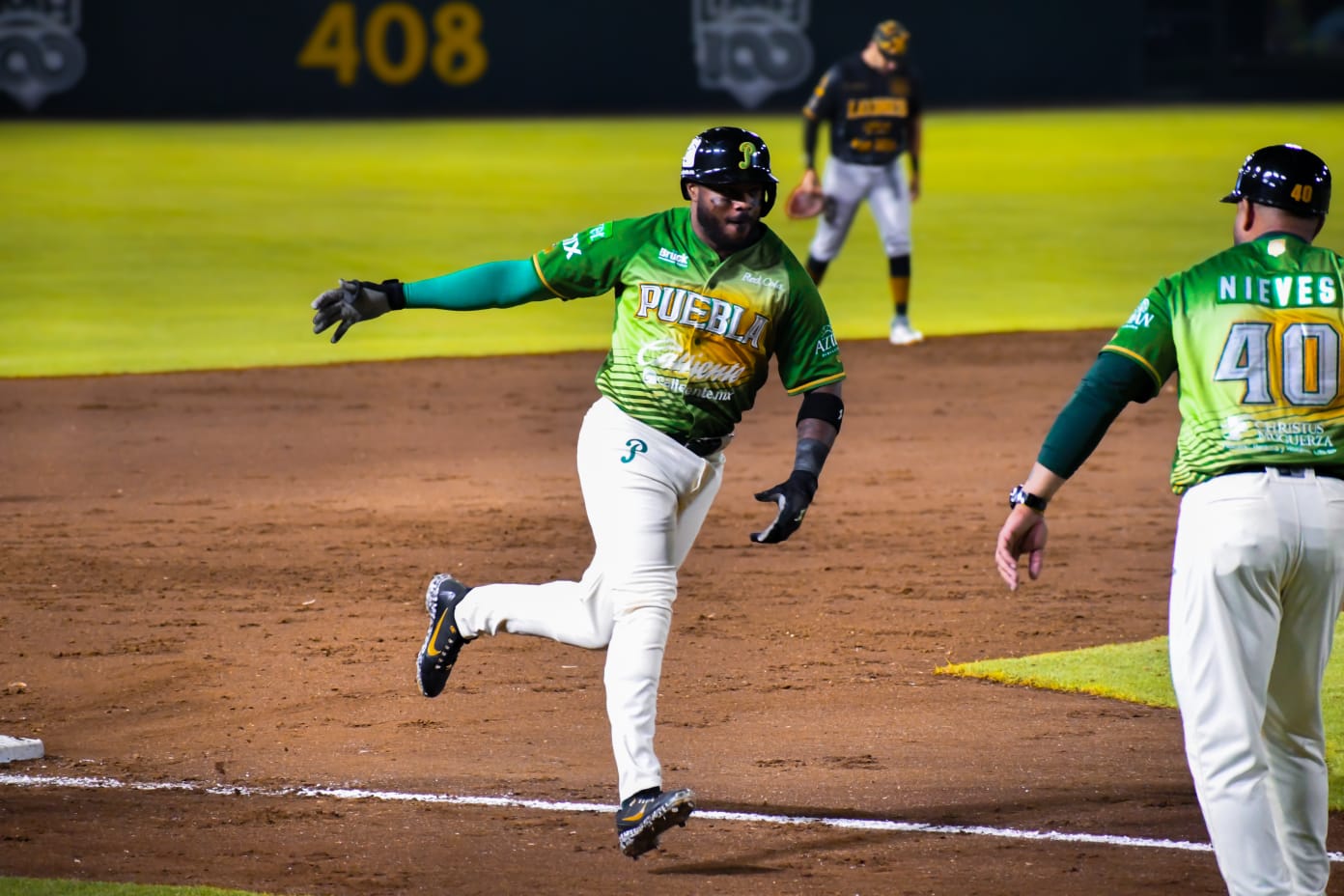 Ervin y Torrealba comandan el feroz ataque de los Pericos con 3 jonrones y 11 remolques entre ambos