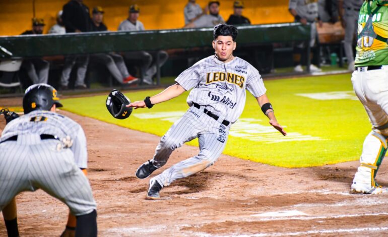 Los Leones frenan la racha de Pericos y se llevan el último de la serie