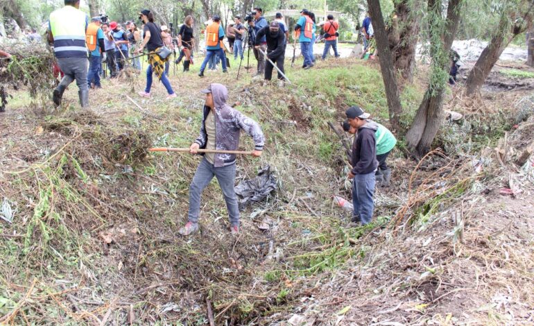 Avanza saneamiento de Río Atoyac con faena comunitaria en Xoxtla