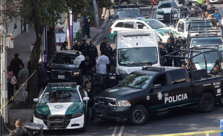 Investigan a elementos por presunta manipulación de evidencia en asesinatos de colaboradores de Clara Brugada
