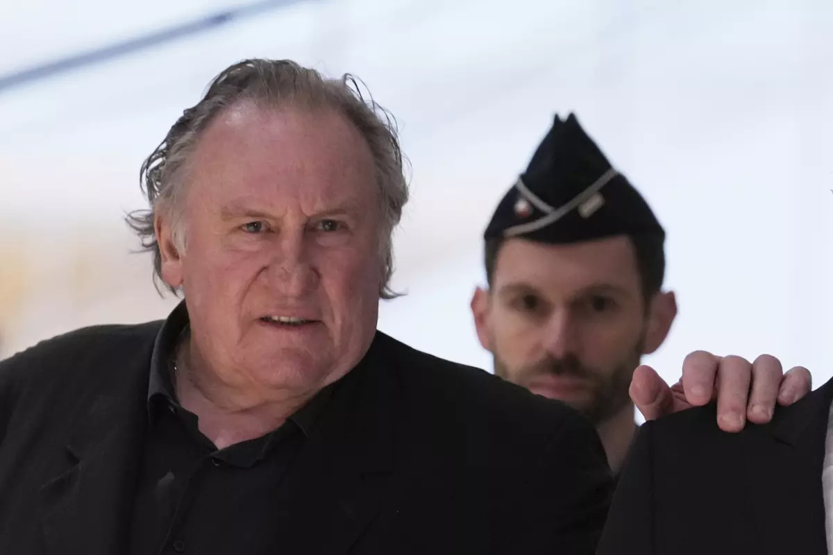 Gérard Depardieu es declarado culpable de agresión sexual; recibe pena suspendida de 18 meses