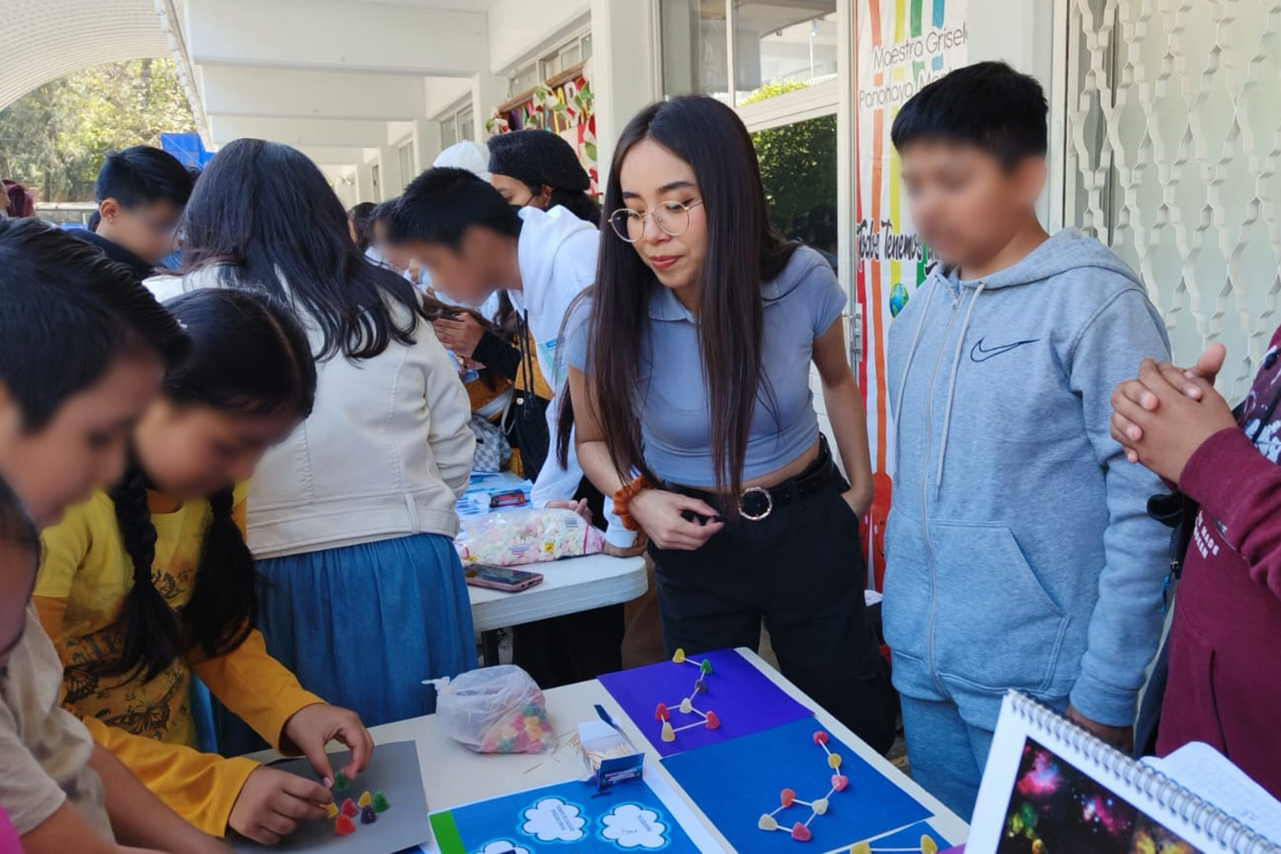 Profesores y alumnos de la FCFM imparten curso con enfoque STEAM para niños con discapacidad