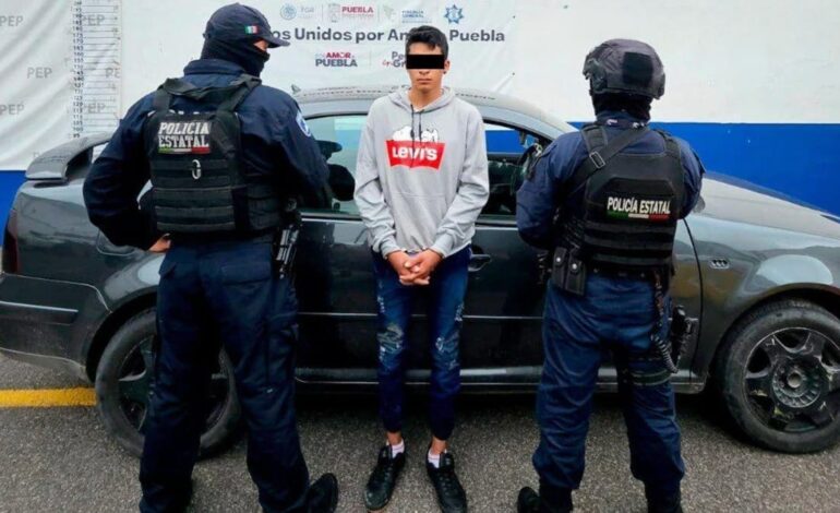 Identifican a Adolfo “N” como presunto responsable de robo de camioneta y privación de la libertad; fue detenido tras persecución en Periférico