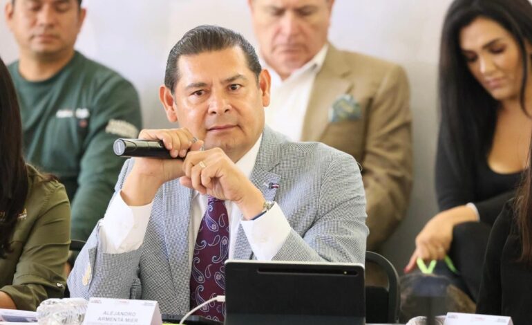 Instruye Armenta a Anticorrupción retome carpetas de investigación del Teleférico, Museo Barroco y Banco Accendo