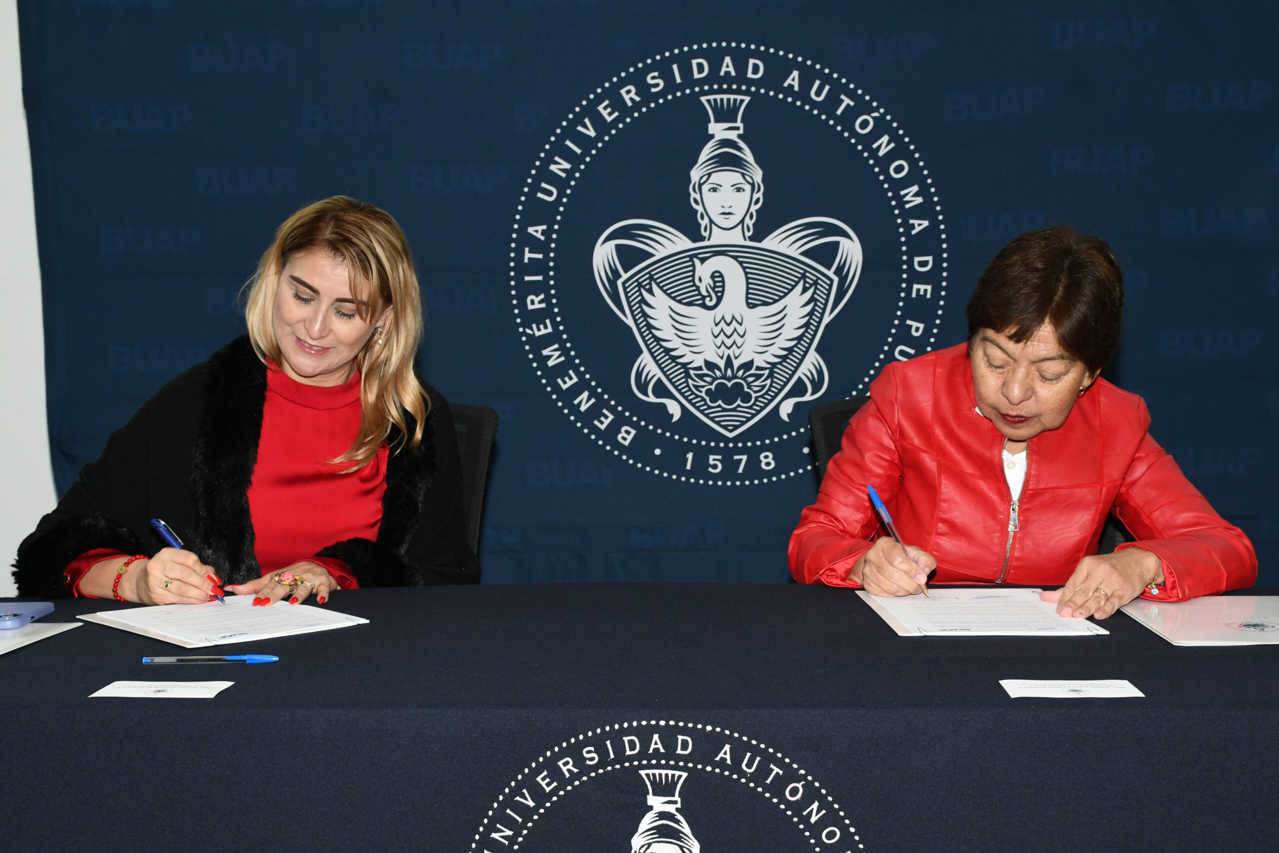 Firman convenio BUAP y Fiscalía General del Estado de Puebla