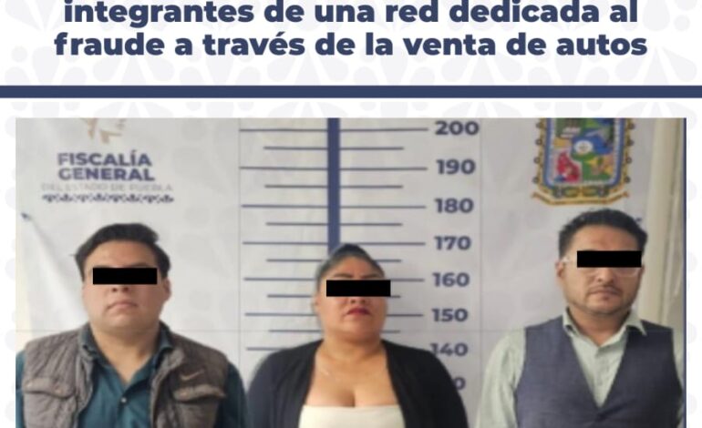 Detienen a tres presuntos estafadores por defraudar a 20 compradores de autos en Puebla