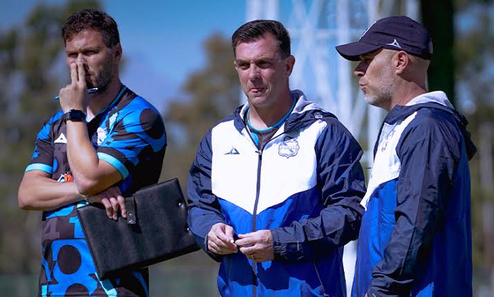 Pablo Guede reaparece con el Club Puebla y arranca pretemporada pese a rumores