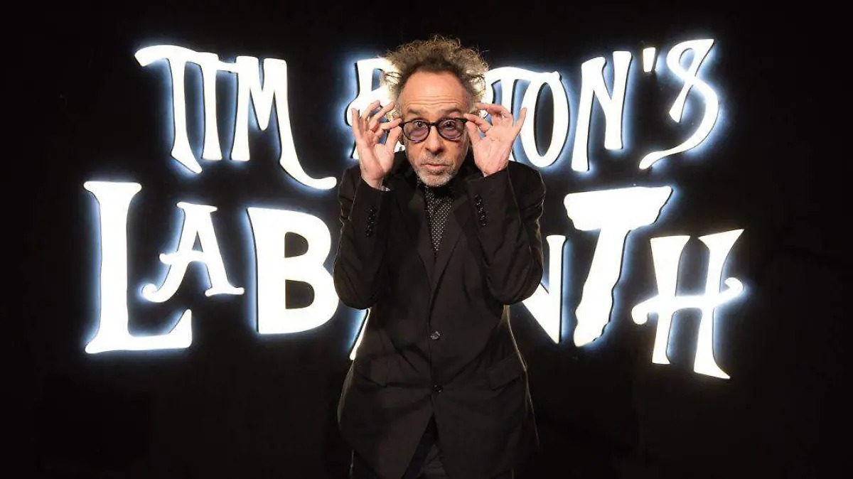 Tim Burton llega a México para la Inauguración de su Exposición