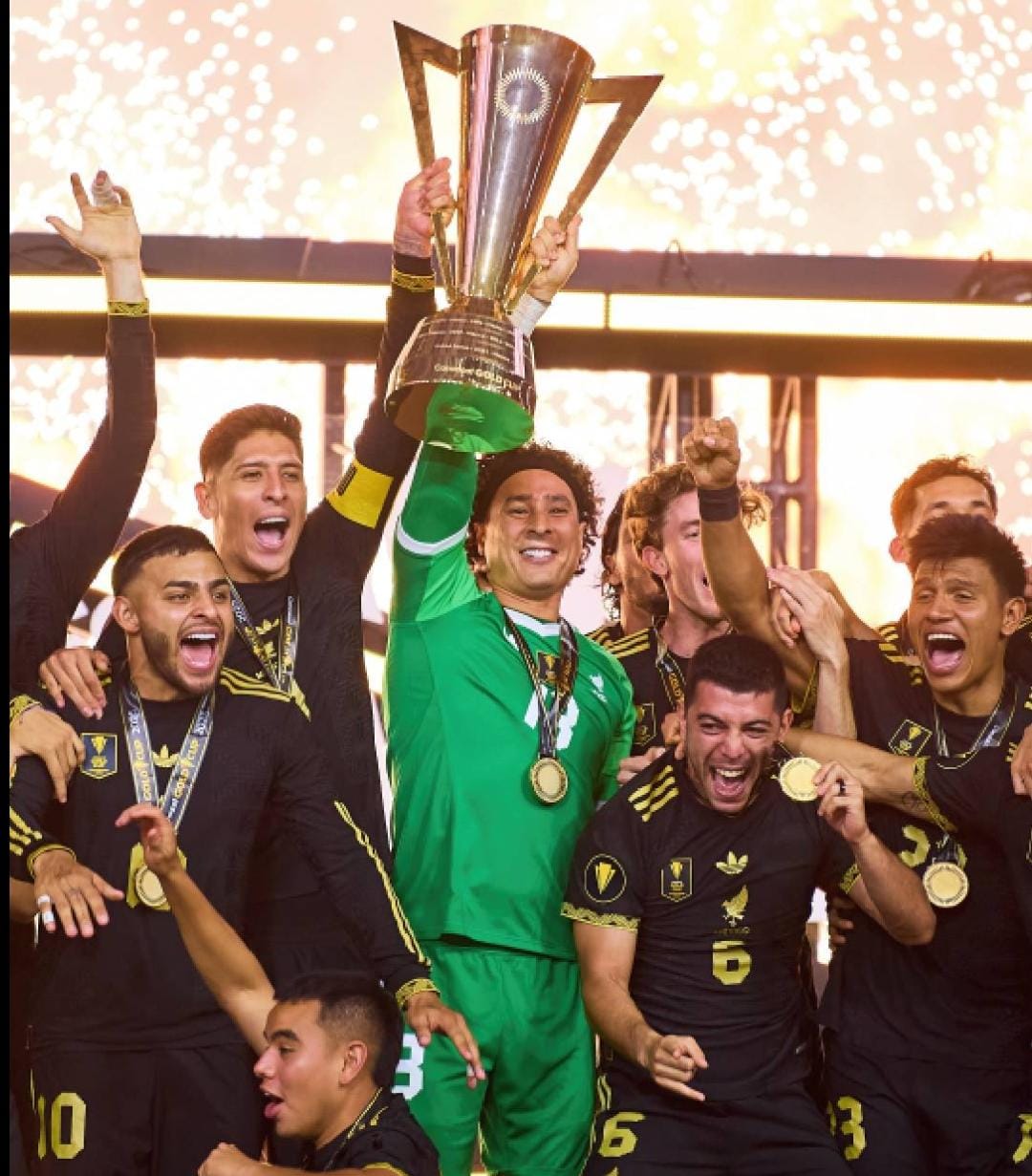 México se corona bicampeón de la Copa Oro tras ganarle 2-1 a Estados Unidos