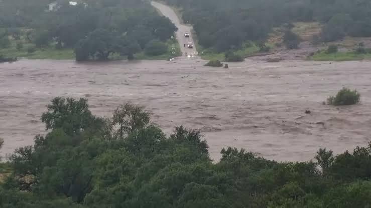 Continúa la crisis en Texas tras inundaciones