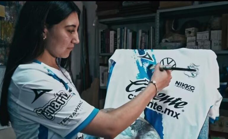 Puebla revela su nueva equipamiento para el Apertura 2025 inspirado en el Barrio del Artista