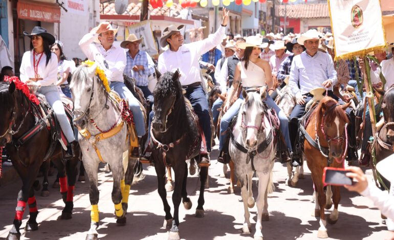 Chignahuapan vive tradiciones con seguridad, gobernador Armenta encabeza cabalgata con mil jinetes