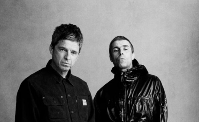 Oasis regresa con todo a los escenarios