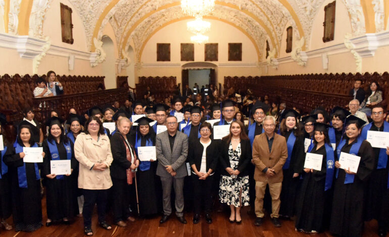 Preside Rectora de la BUAP Lilia Cedillo graduación de la Maestría en Educación Superior, generación 2023-2025