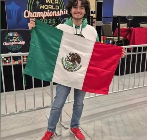 Tehuacanero se posiciona entre los 15 mejores del mundo en Campeonato de Cubo Rubik 2025