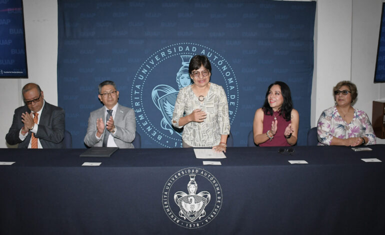 Destaca la Rectora Lilia Cedillo actividad científica en la FCQ