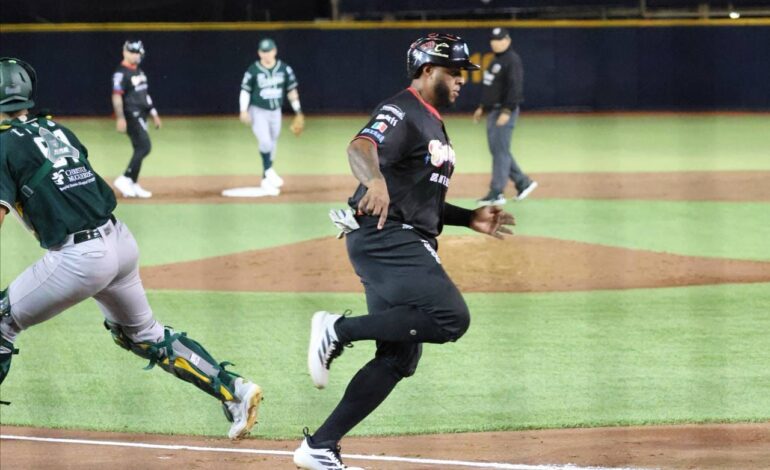 Los Pericos caen en Oaxaca, pero con la derrota del Águila siguen firmes en cuarto