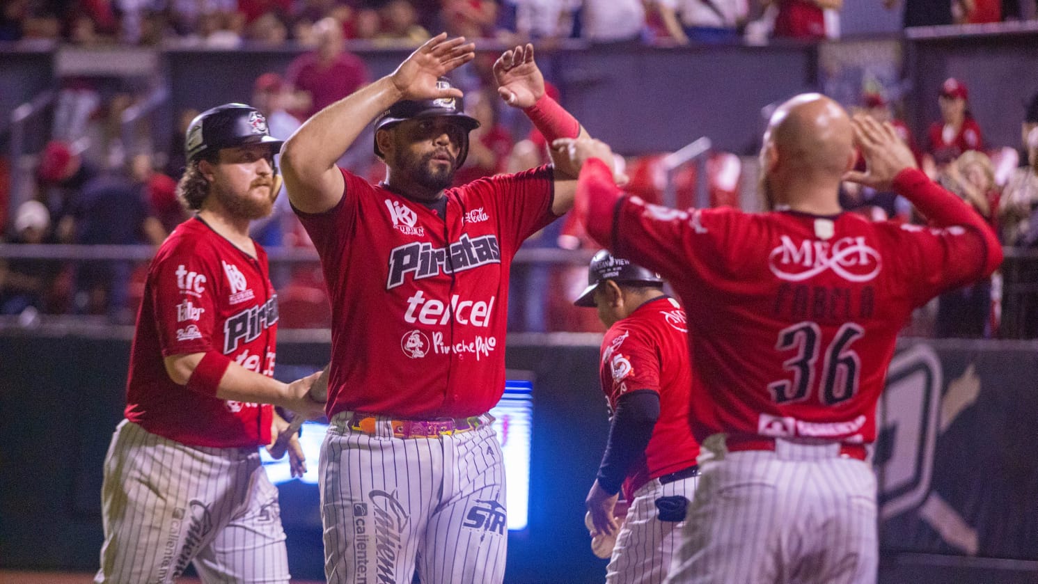 Piratas pega primero al blanquear 7-0 a Pericos con bateo de Peña y par de jonrones