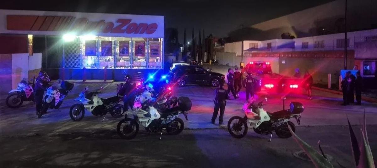 Policías frustran arrancones en el Hermanos Serdán; aseguran autos y motos