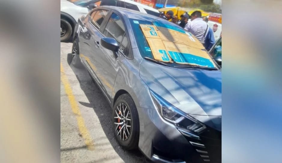 Se le para el corazón y muere dentro de su vehículo en el mercado La Acocota