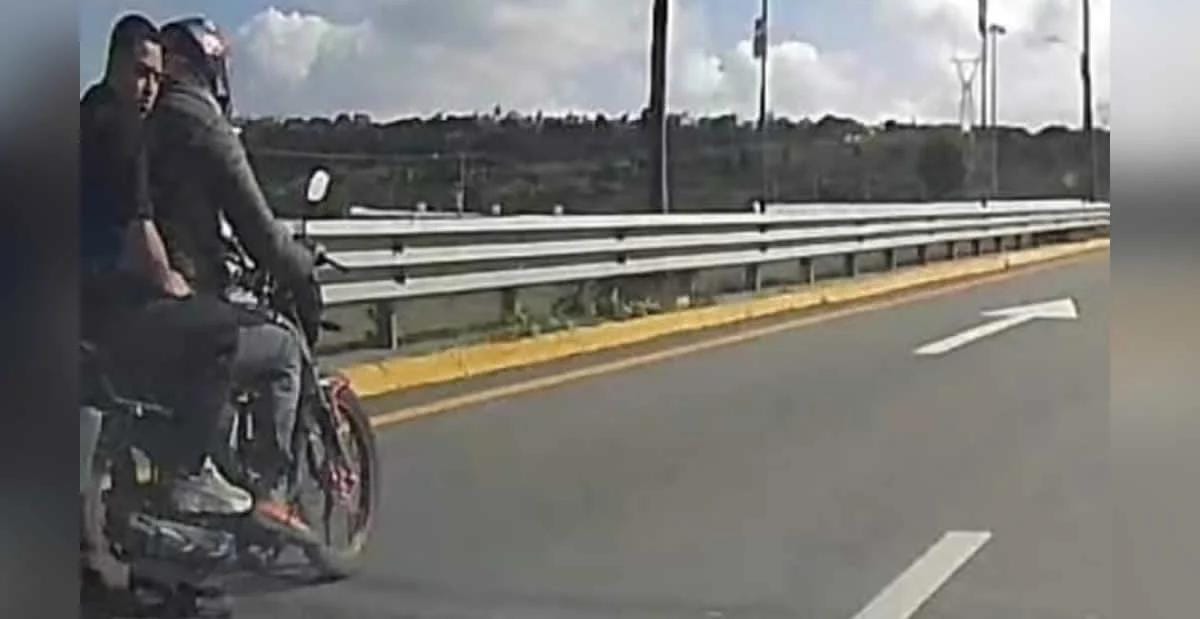 Alertan por motociclistas armados en el Periférico Ecológico