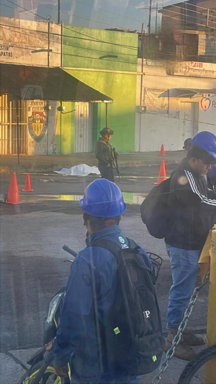 Balacean a hombre en Villa de Atencingo: dejaron la metralleta a lado de su cuerpo