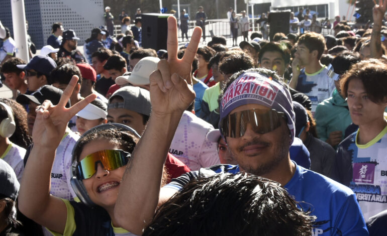 Cerca de 30 mil estudiantes, trabajadores, familiares y amigos se unen a la Carrera Universitaria BUAP 2025