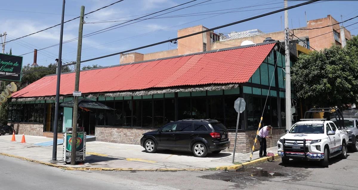 Comando armado asalta restaurante Corazón de Brasil en pleno Bulevar 5 de Mayo