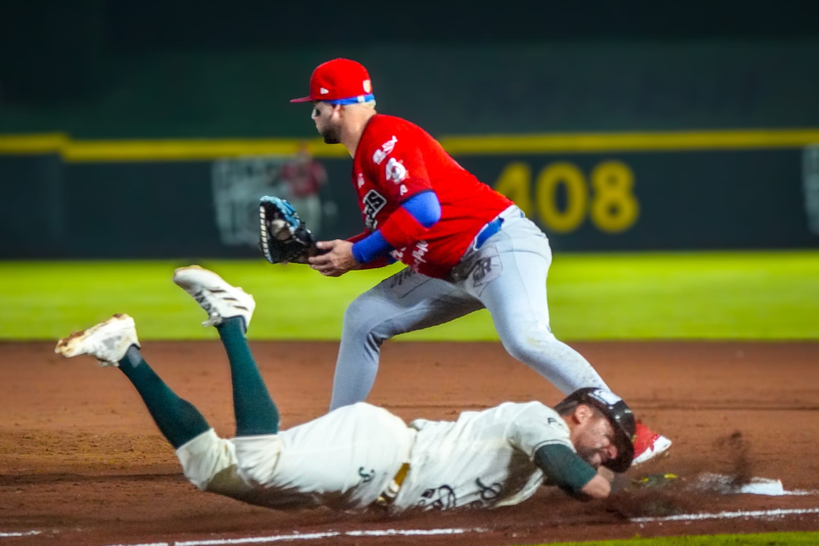 Piratas gana sensacional juego de 11 rollos y pone contra el paredón a Pericos