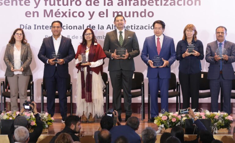 Con la presidenta Sheinbaum, México levantará la Bandera Blanca: Mario Delgado