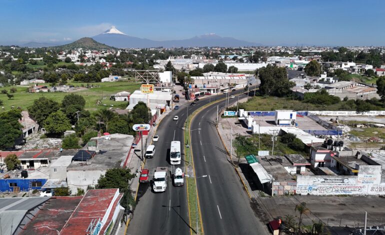 Más de 4 mil calles pavimentadas en Puebla capital, al cierre de 2025, asegura Armenta