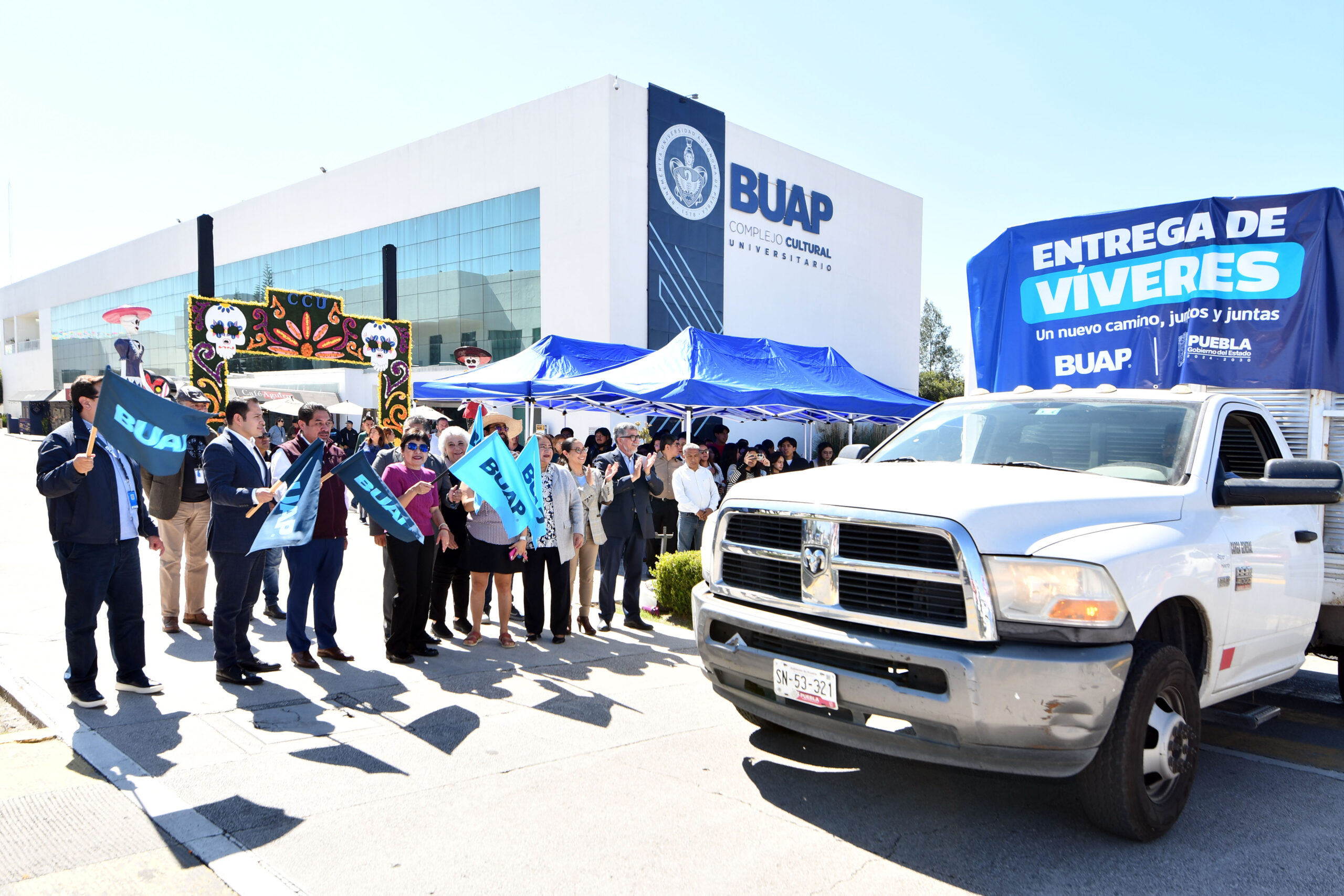 Entrega BUAP 60 toneladas de víveres al Sistema DIF estatal para población damnificada