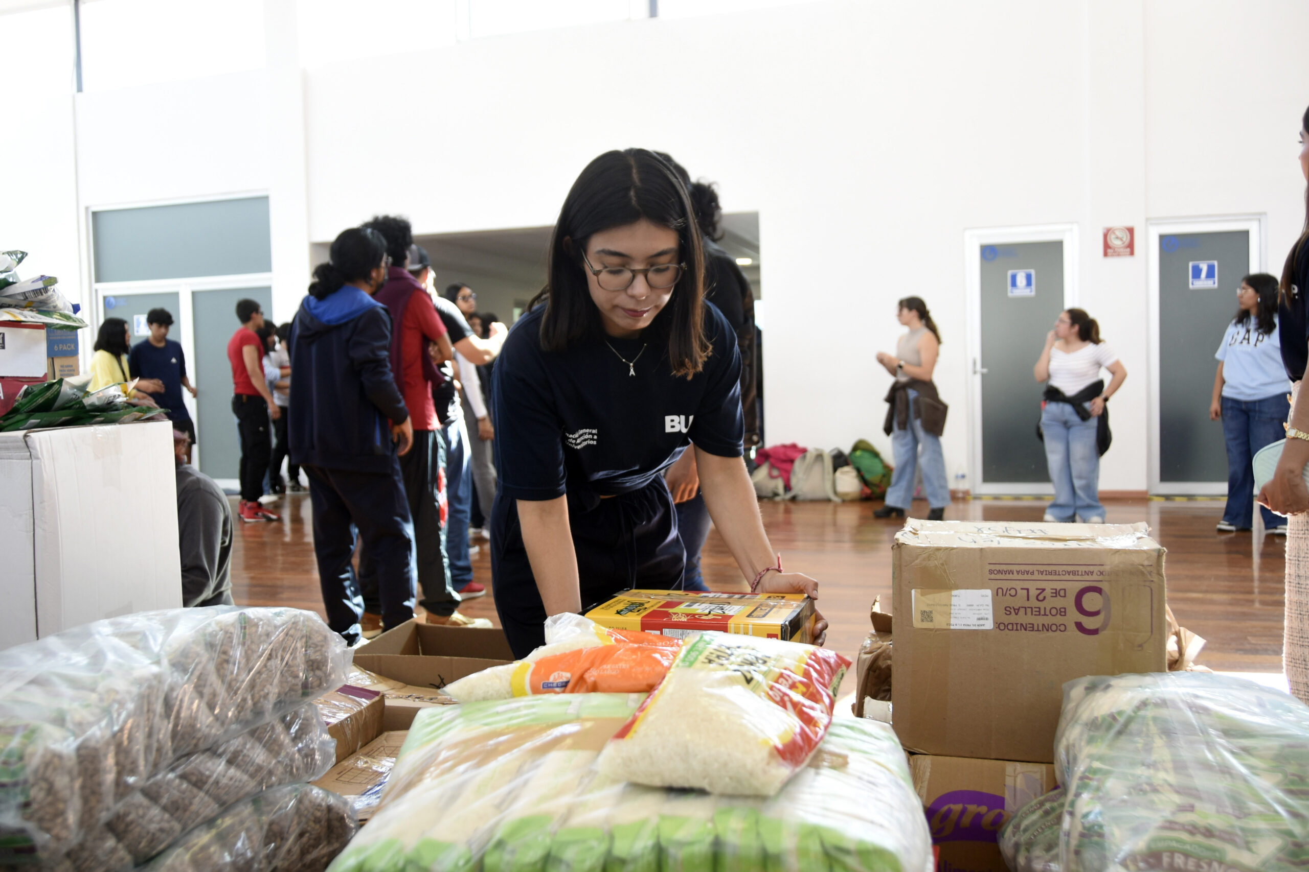 Recibe BUAP 60 toneladas de víveres por parte de la UNAM para damnificados de la Sierra Norte
